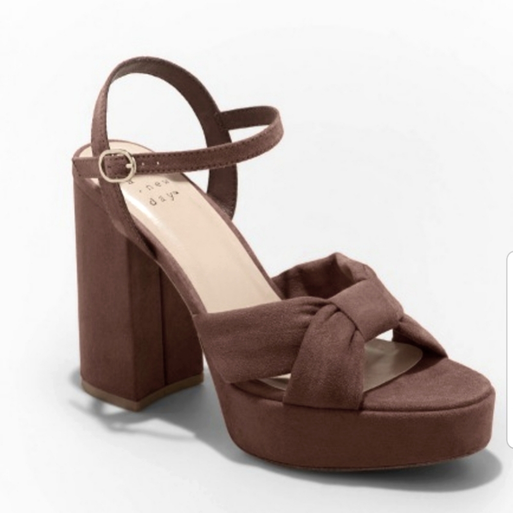 A new day Riah Brown Open Toe Ankle Strap Chunky Platform Heels NWT Sz. 9M